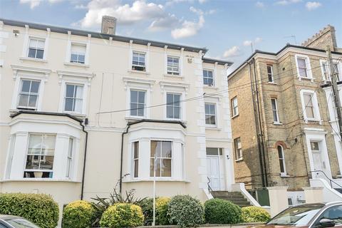 St. Philips Road, Surbiton 2 bed apartment for sale