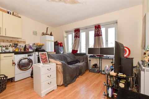 Carvel Court, Cowes PO31 1 bed flat for sale