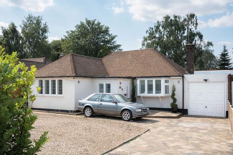 Green Lane, Bovingdon, Hertfordshire HP3 3 bed detached bungalow for sale