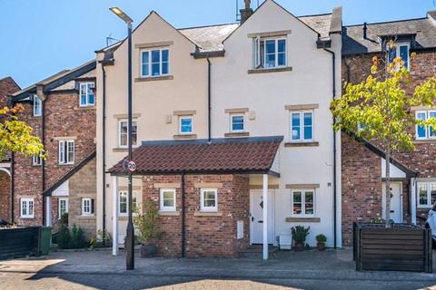 Micklethwaite Grove, Wetherby, LS22 4 bed terraced house for sale