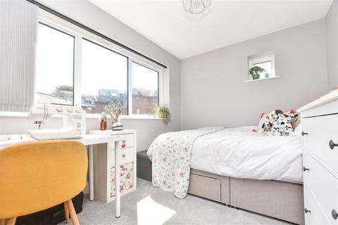 South Street, Dorking, Surrey 2 bed apartment for sale