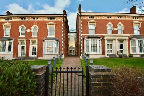 Rocksborough House, 117