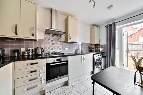 Gilesfield Close, Rainham 2 bed bungalow for sale