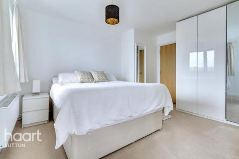 Sutton Court Road, Sutton 2 bed apartment for sale