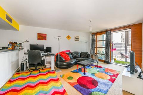 Falcon Wharf, Battersea, London, SW11 1 bed flat for sale