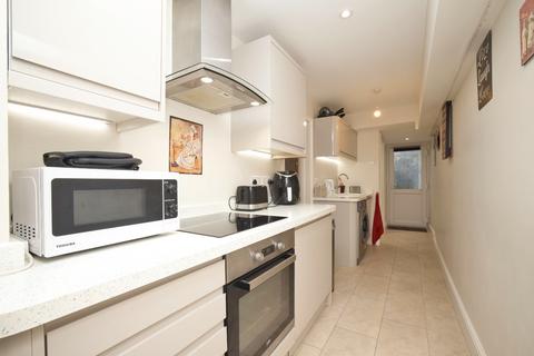 Clifton Lawn, Ramsgate, CT11 1 bed flat for sale