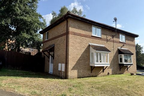 Little Gull Close, Southfields, NN3 5BU 2 bed semi