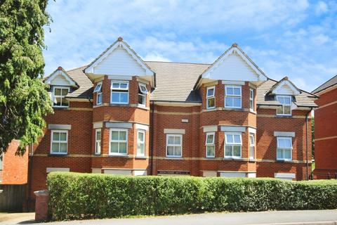 Alumhurst Road, ALUM CHINE, BH4 2 bed apartment for sale