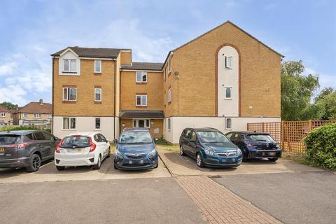 Feltham,  Surrey,  TW13 2 bed flat for sale