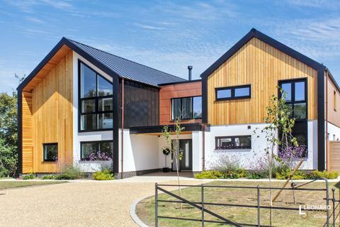 Long Row, Tibenham, NR16 4 bed detached house for sale