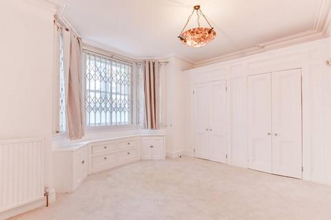 Bassett Road, North Kensington... 1 bed flat for sale