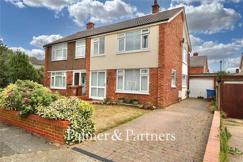 Lonsdale Close, Ipswich, Suffolk, IP4 3 bed semi