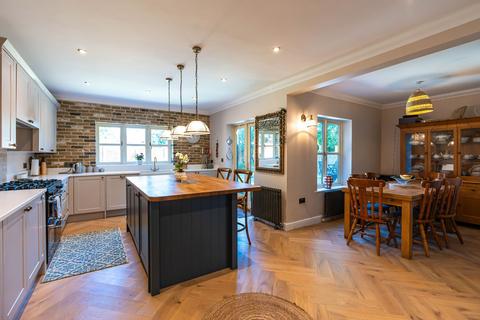 White Hart, Old Marston, OX3 5 bed detached house for sale