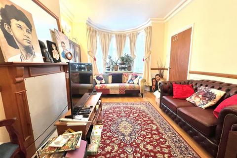 Kilmartin Road, Ilford IG3 5 bed house for sale