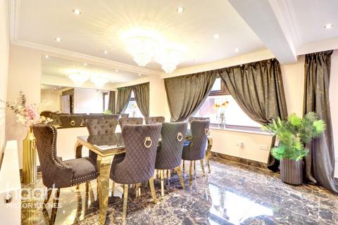 Pyxe Court, Walton Park 5 bed detached house for sale