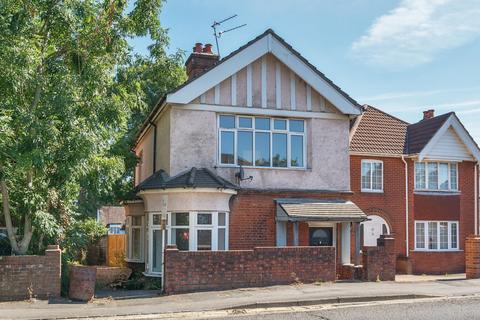 Bitterne Road West, Hampshire SO18 3 bed detached house for sale