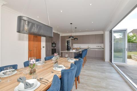 St. Crispin Close, Worth, Deal, Kent 5 bed detached house for sale