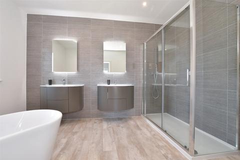 St. Crispin Close, Worth, Deal, Kent 5 bed detached house for sale