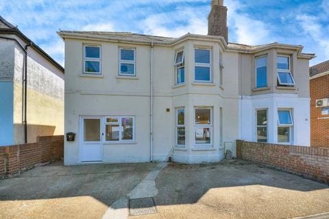 Elm Grove, Hayling Island PO11 5 bed semi