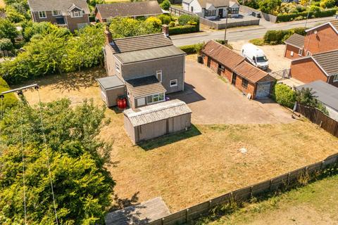 Wragholme Road, Grainthorpe, Louth, LN11 3 bed detached house for sale