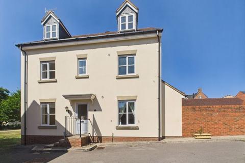 Home Orchard, Stroud 4 bed end of terrace house for sale