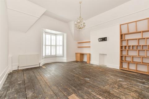 High Street, Sandown PO36 2 bed maisonette for sale