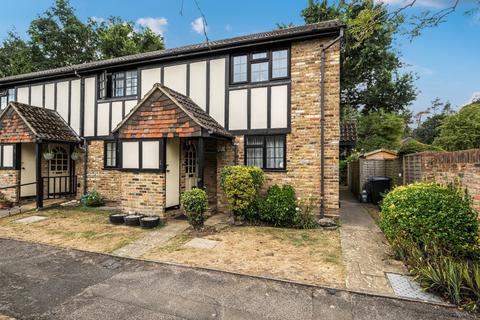 Limebush Close, Addlestone KT15 1 bed flat for sale