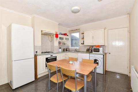 Tonbridge Road, Maidstone ME16 3 bed terraced house for sale