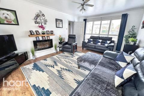 Spalding PE11 3 bed detached bungalow for sale