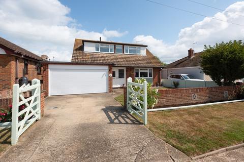 Vauxhall Avenue, Herne Bay, Kent 4 bed bungalow for sale