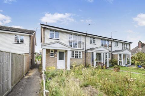 Bernhard Gardens, Polegate BN26 3 bed end of terrace house for sale