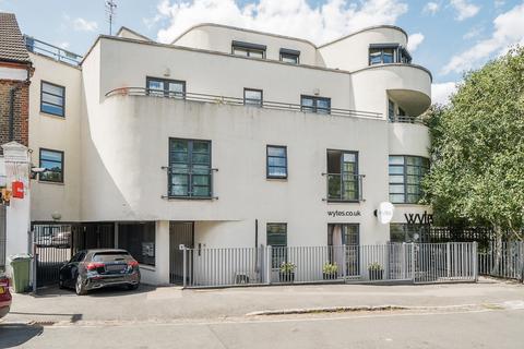 Station Crescent, Blackheath 2 bed apartment for sale