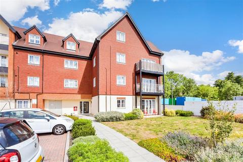 Station Road North, Merstham... 2 bed apartment for sale