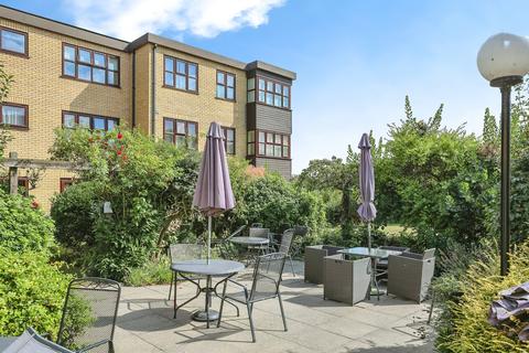 Millfield Park (The Court)... 2 bed apartment for sale