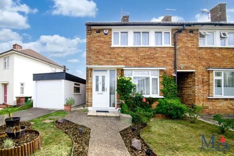Stevenage Crescent, Borehamwood 2 bed semi