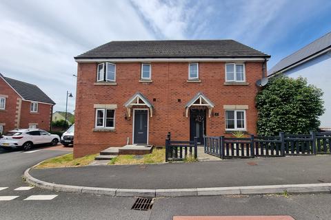 Rhodfa'r Celyn, Coity, Bridgend... 3 bed semi