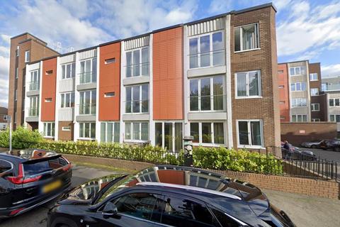 Knoll Rise, Orpington BR6 1 bed flat for sale