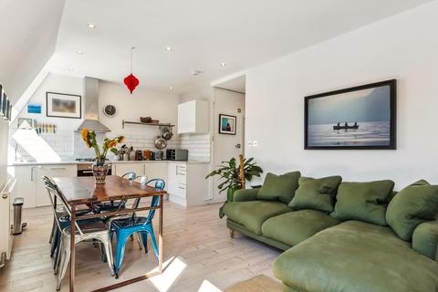 Prince Of Wales Mansions, Battersea... 2 bed flat for sale