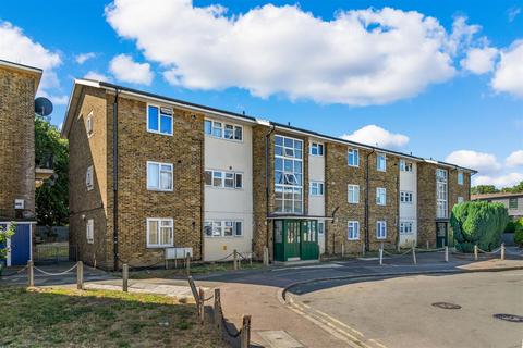 Selhurst Place, London 2 bed flat for sale
