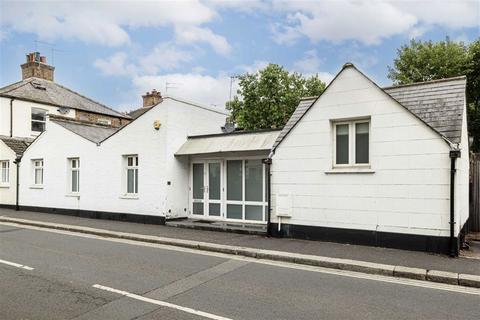 Broom Road, Teddington TW11 2 bed semi