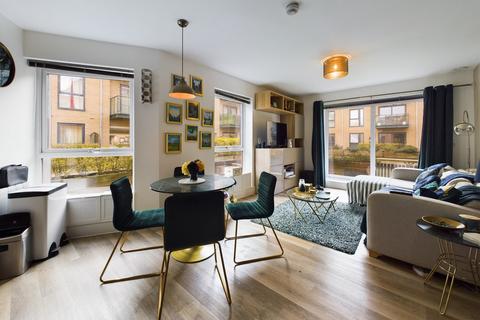 The Embankment, Hemel Hempstead, HP3 2 bed apartment for sale