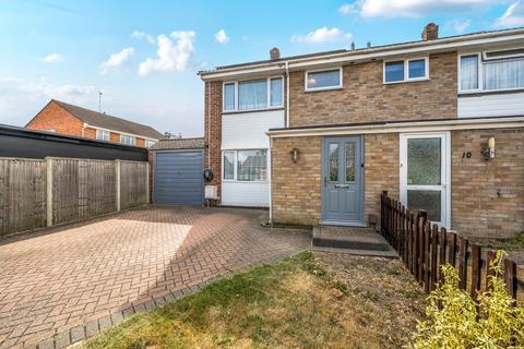 Milton Road, Addlestone, KT15 3 bed semi