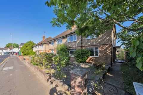 Whippendell Road, Watford, WD18 2 bed maisonette for sale