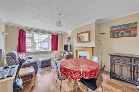Whippendell Road, Watford, WD18 2 bed maisonette for sale