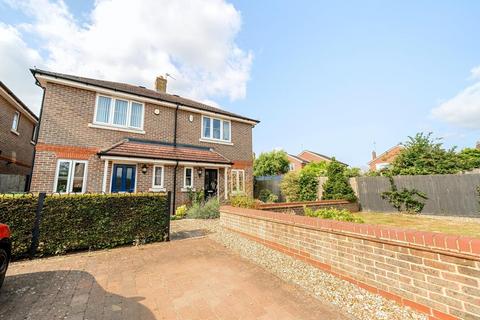 Aylesbury,  Buckinghamshire,  HP20 2 bed detached house for sale