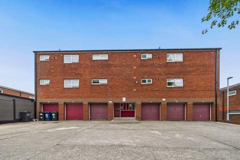 Cherrycroft, Skelmersdale, WN8 9EG 1 bed flat for sale