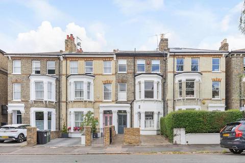Chelsham Road, London 2 bed flat for sale