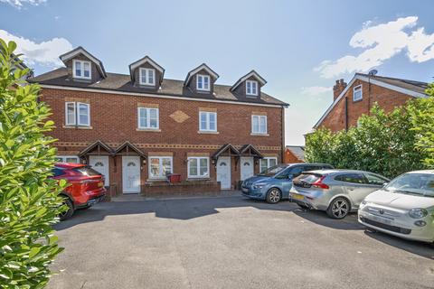 Basingstoke Road, Reading, Berkshire 3 bed terraced house for sale