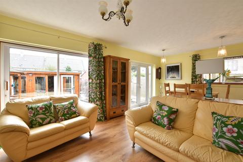 Bedford Road, Basildon SS15 4 bed detached house for sale