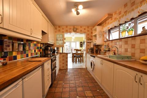 Bedford Road, Basildon SS15 4 bed detached house for sale